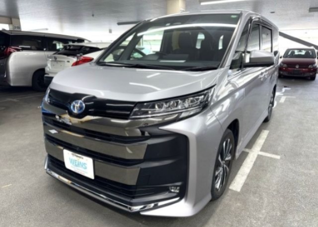 TOYOTA NOAH